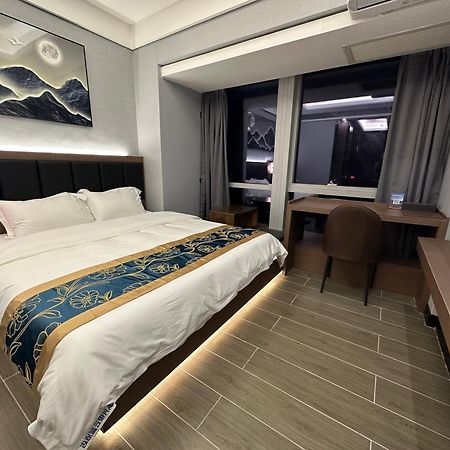 Ht Legend Hotel Changgang Metro Station Exit F -Direct To Canton Fair Buitenkant foto