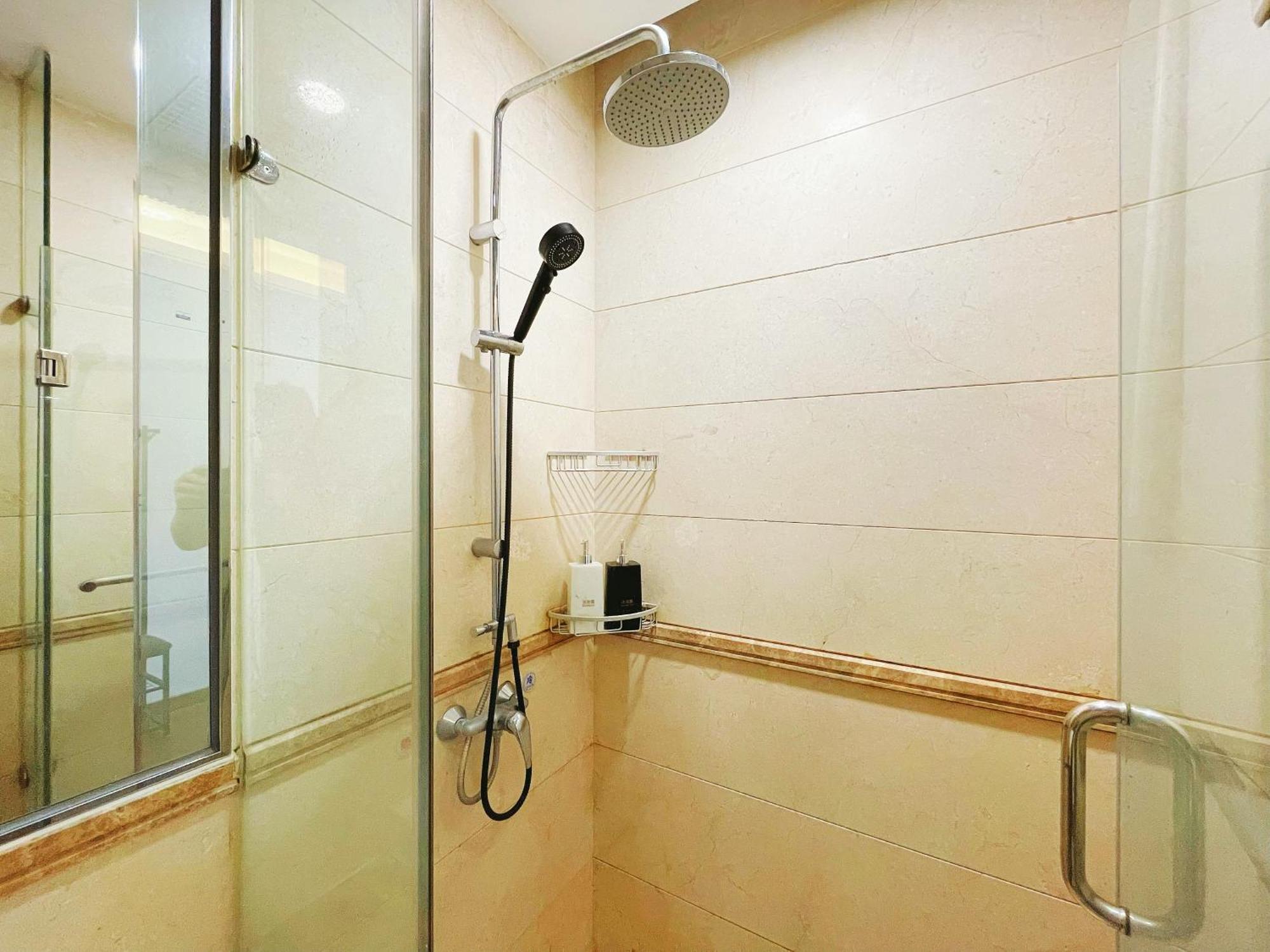 Ht Legend Hotel Changgang Metro Station Exit F -Direct To Canton Fair Buitenkant foto